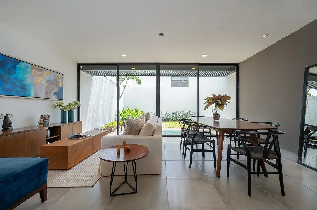 Casa de 2 Niveles Ubicada en Privada con Amenidades en el Norte de Merida — foto 4