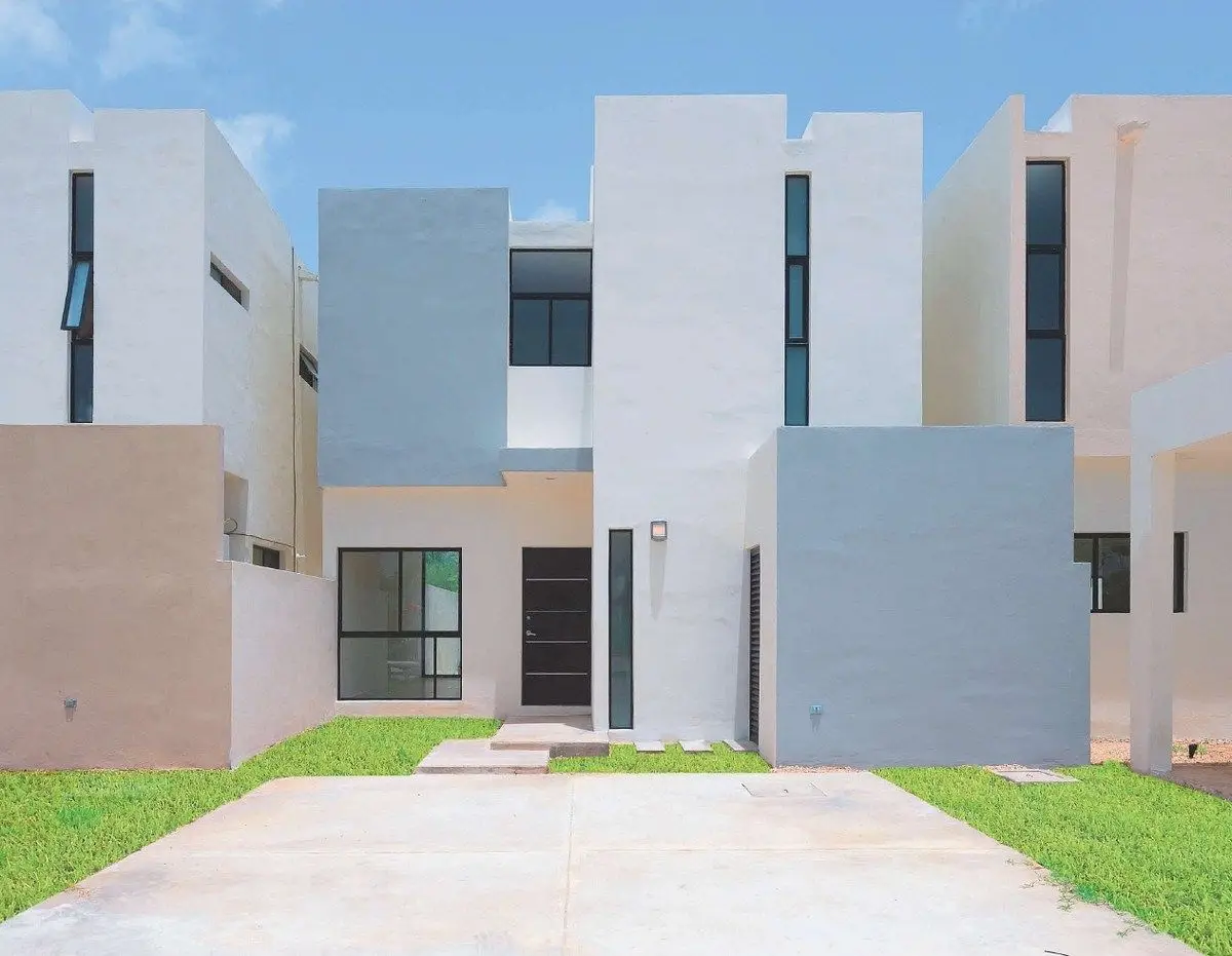 Casa de Dos Plantas en Privada con Amenidades al Norte de Merida