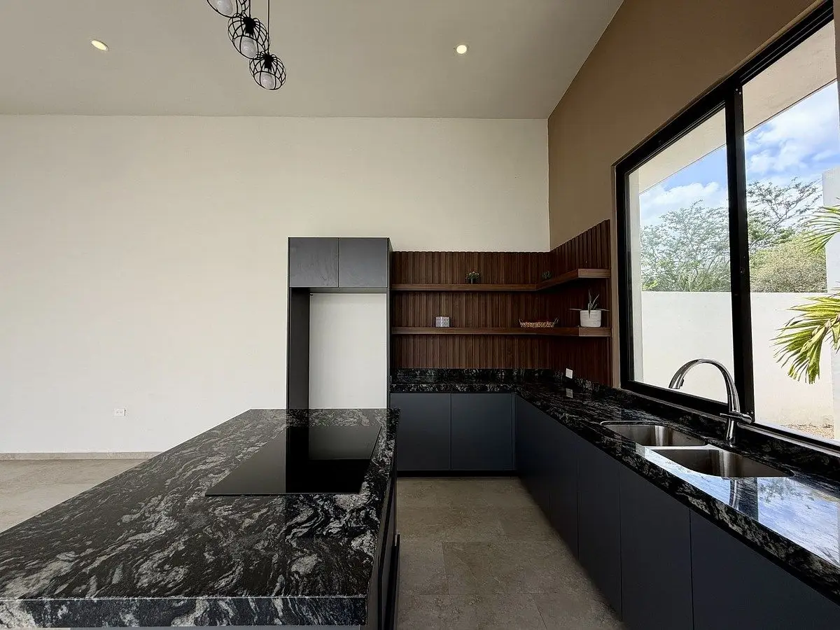 Casa de una Planta Ubicada en Privada con Amenidades al Norte de Merida — foto 2