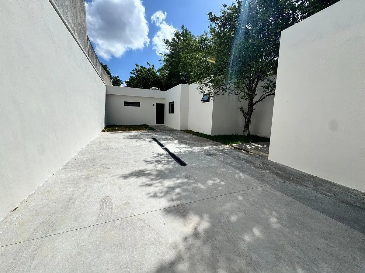 Casa Remodelada de una Planta Ubicada en la Colonia Maya — foto 2
