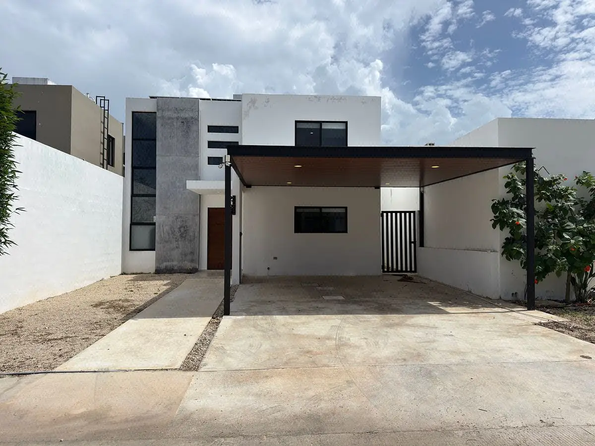 Casa en Venta de Dos Plantas en Privada con Amenidades en el Norte de Merida — foto 2