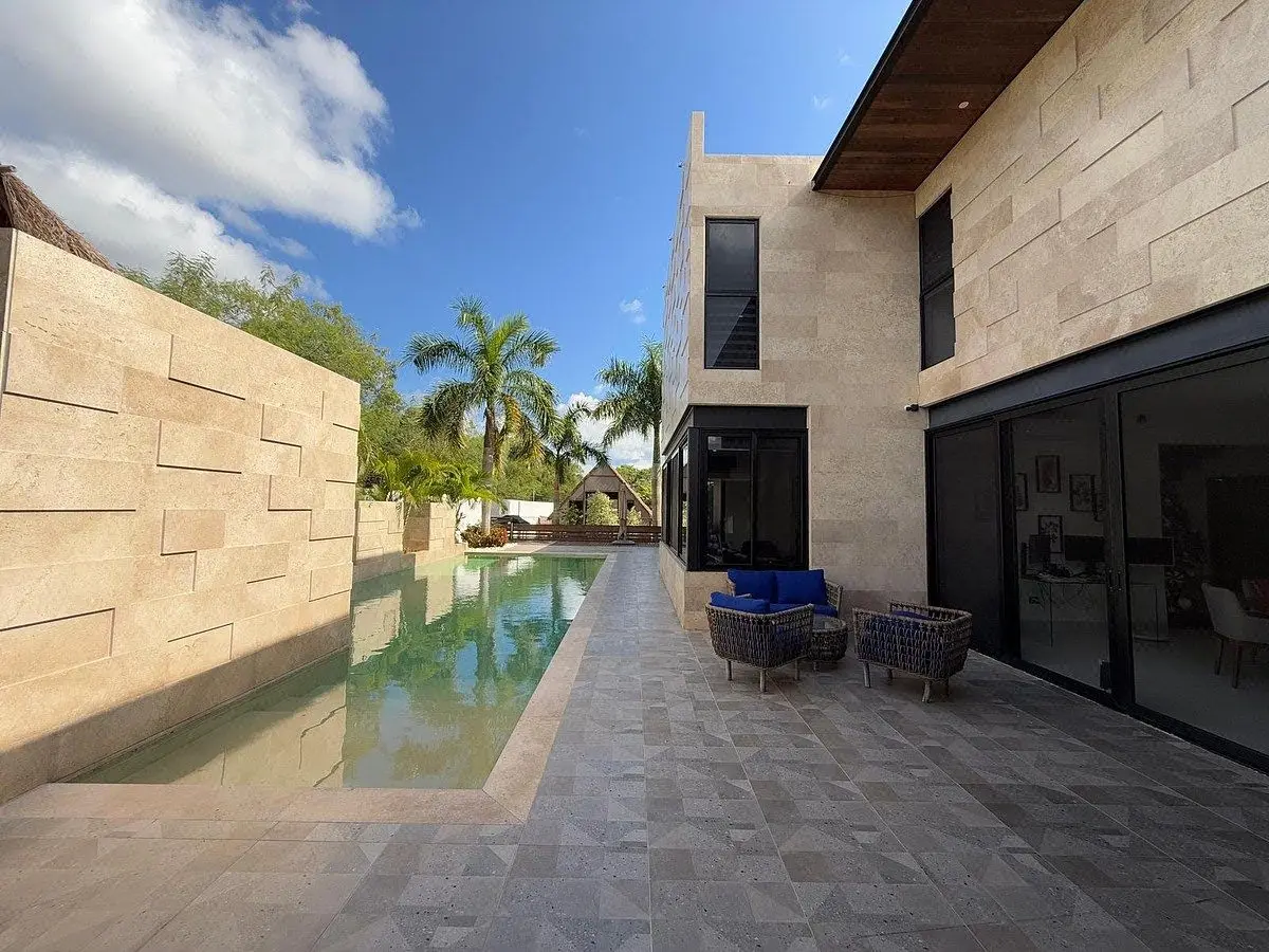 Casa en Venta en Privada con Amenidades en el Norte de Merida — foto 2