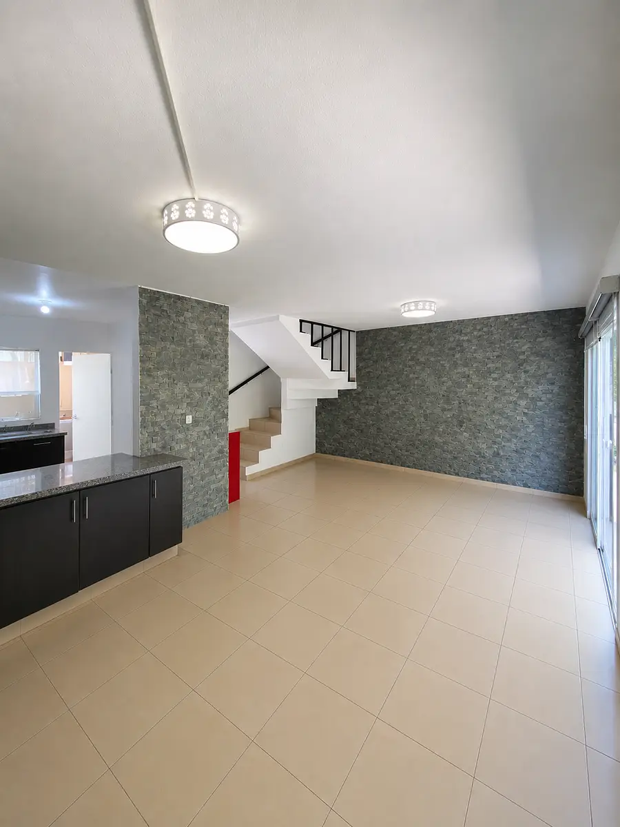 Casa en Renta – Sin Amueblar