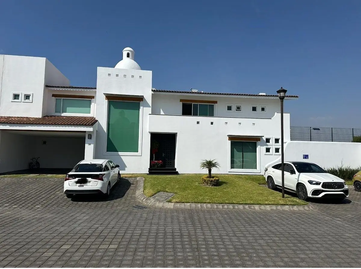 Venta de Casa Cerca de los Encinos a 20 Minutos de Santa Fe 4 Recamaras — foto 2