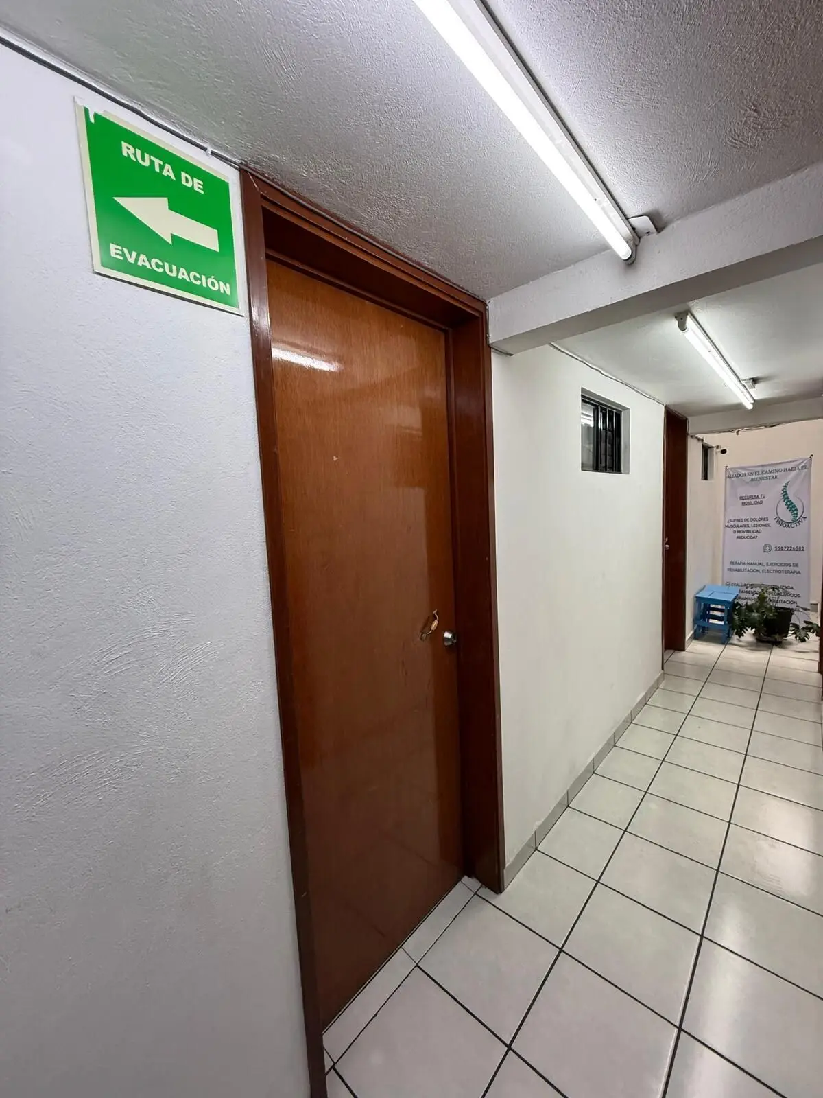 Se Renta Local Comercial en Av. Carlota Armero — foto 3