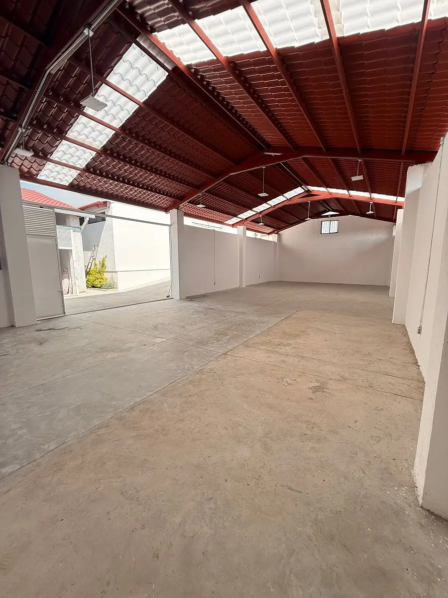 Bodega Comercial con Oficina en Renta en Cuernavaca — foto 6