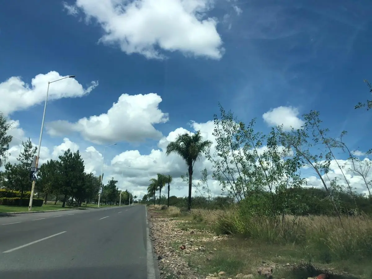 Terreno en Venta Ciudad Maderas Queretaro Comercial Oportunidad — foto 2