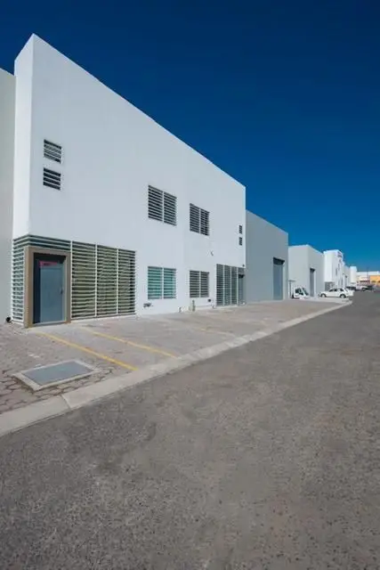 Renta Naves Industriales en Parque Bernanrdo Quintana SITAPARK-AE — foto 3