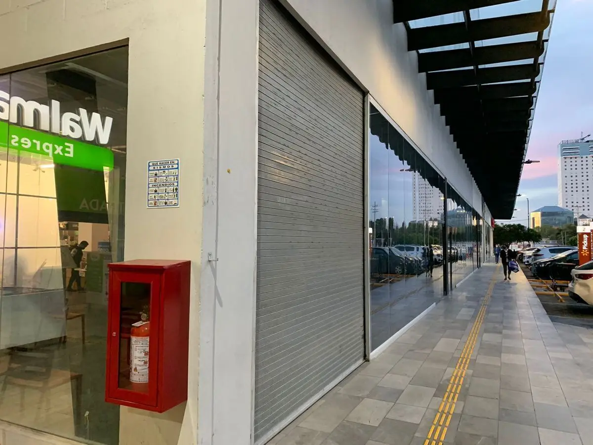 Local Renta Plaza Pabellon Campestre Candiles Queretaro — foto 4