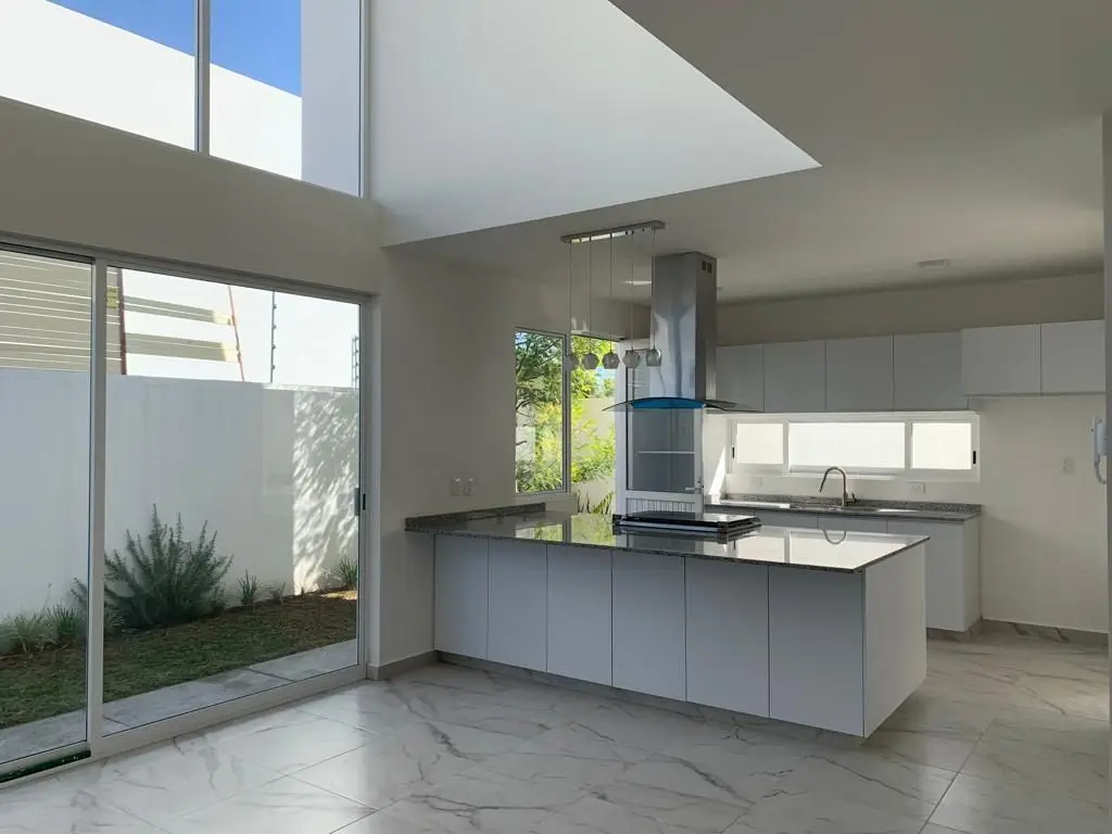 Casa en Venta Hacienda Carlota Queretaro Rcv230109-Ae