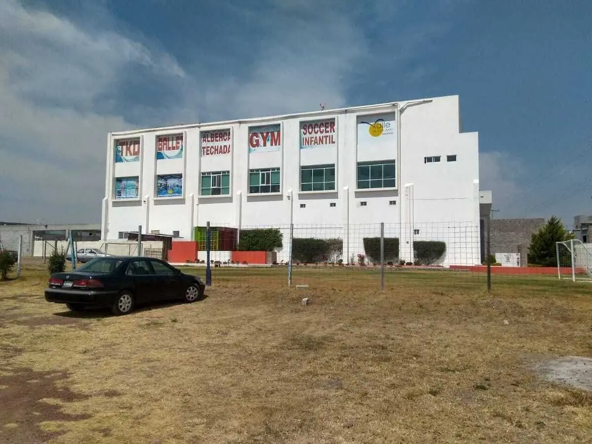 Venta Centro Deportivo Terreno Grande Granjas Banthi San Juan del Rio — foto 3