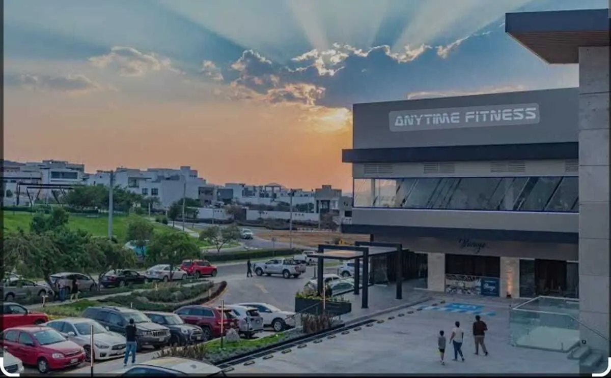 Venta Locales Plaza Comercial Xenica Zibata Queretaro — foto 4