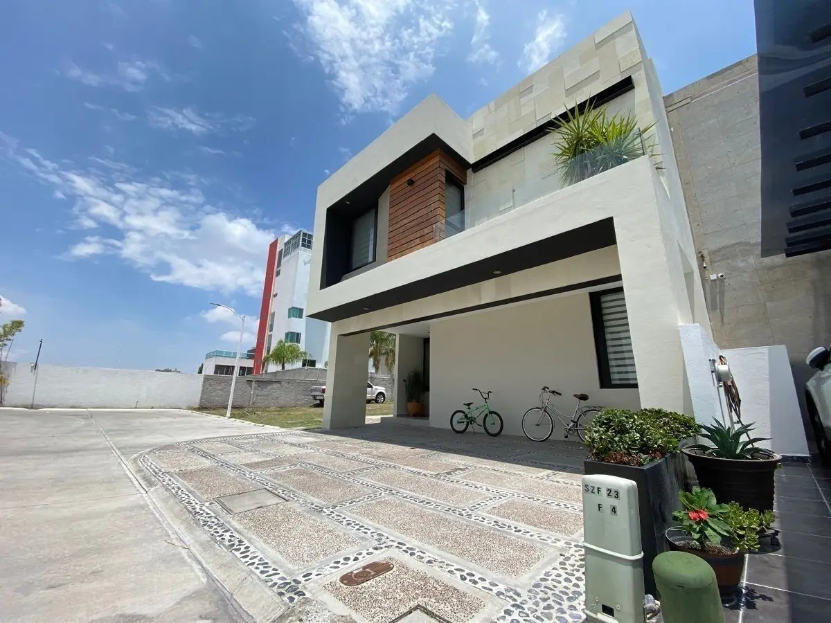 Casa en Venta Blank Haus Coto Club Milenio Iii Queretaro — foto 2