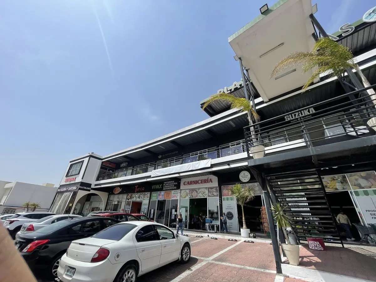 Local en Venta Residencial el Refugio Queretaro — foto 2