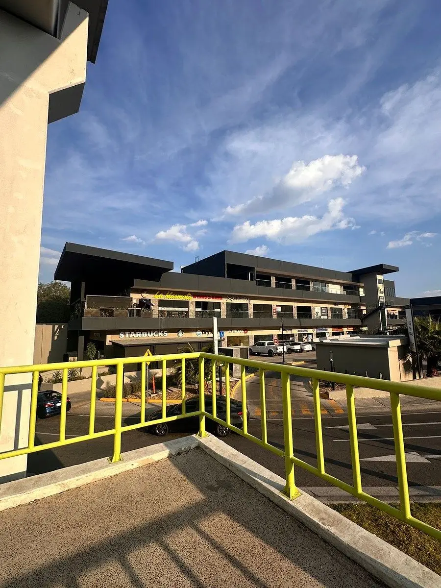 Renta Local Comercial Planta Baja Zona Norponiente Queretaro — foto 3