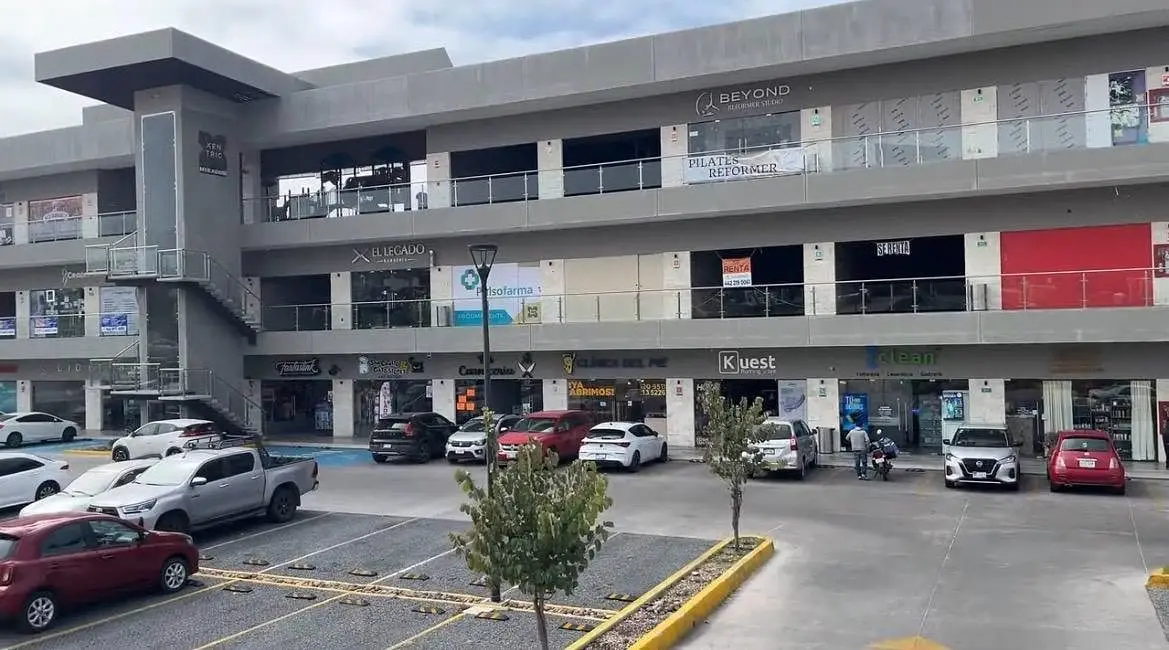 Local en Renta Plaza Xentric Mirador Queretaro — foto 3