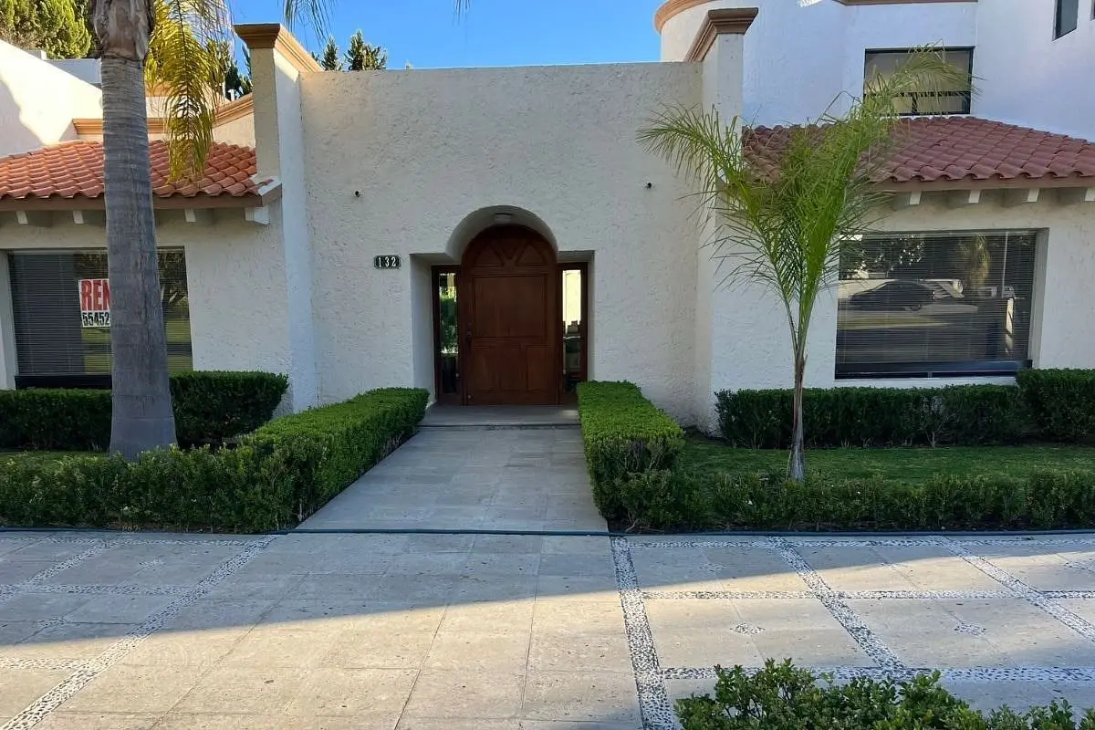 Casa en renta en campanario con jardin y jacuzzi Querétaro — foto 4