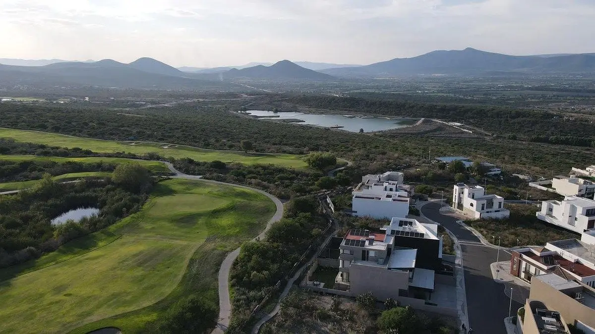 Terreno Premium en Venta en Yavia Zibata Queretaro — foto 3