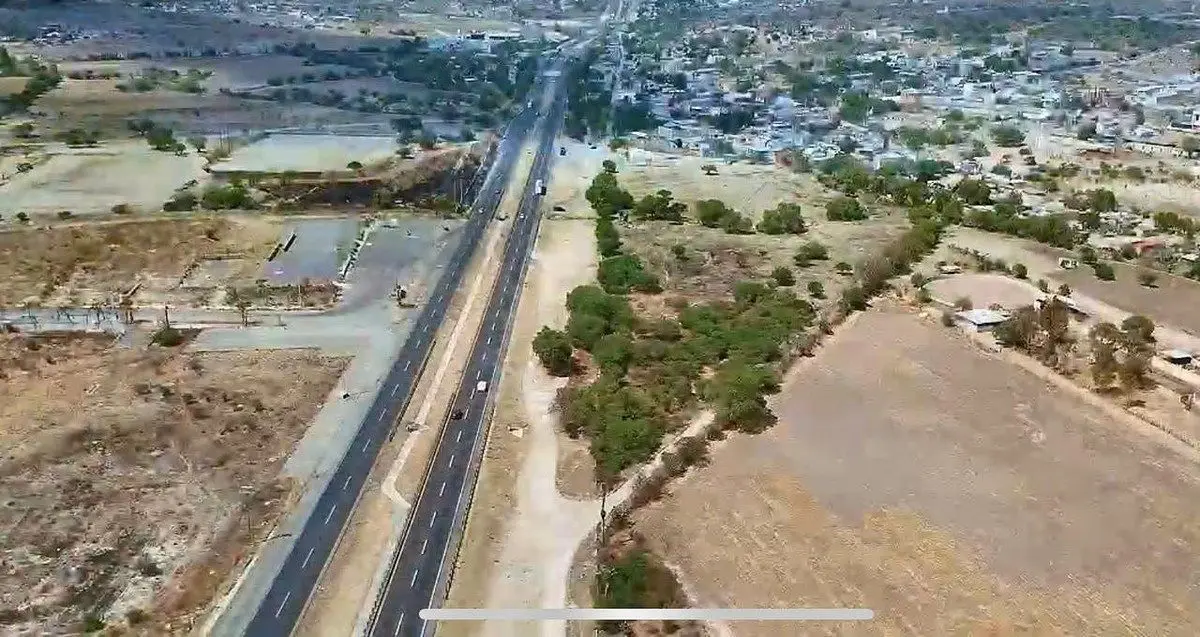 Venta de Terreno Sobre Carretera 57 Rumbo a San Luis Potosi en Queretaro — foto 3