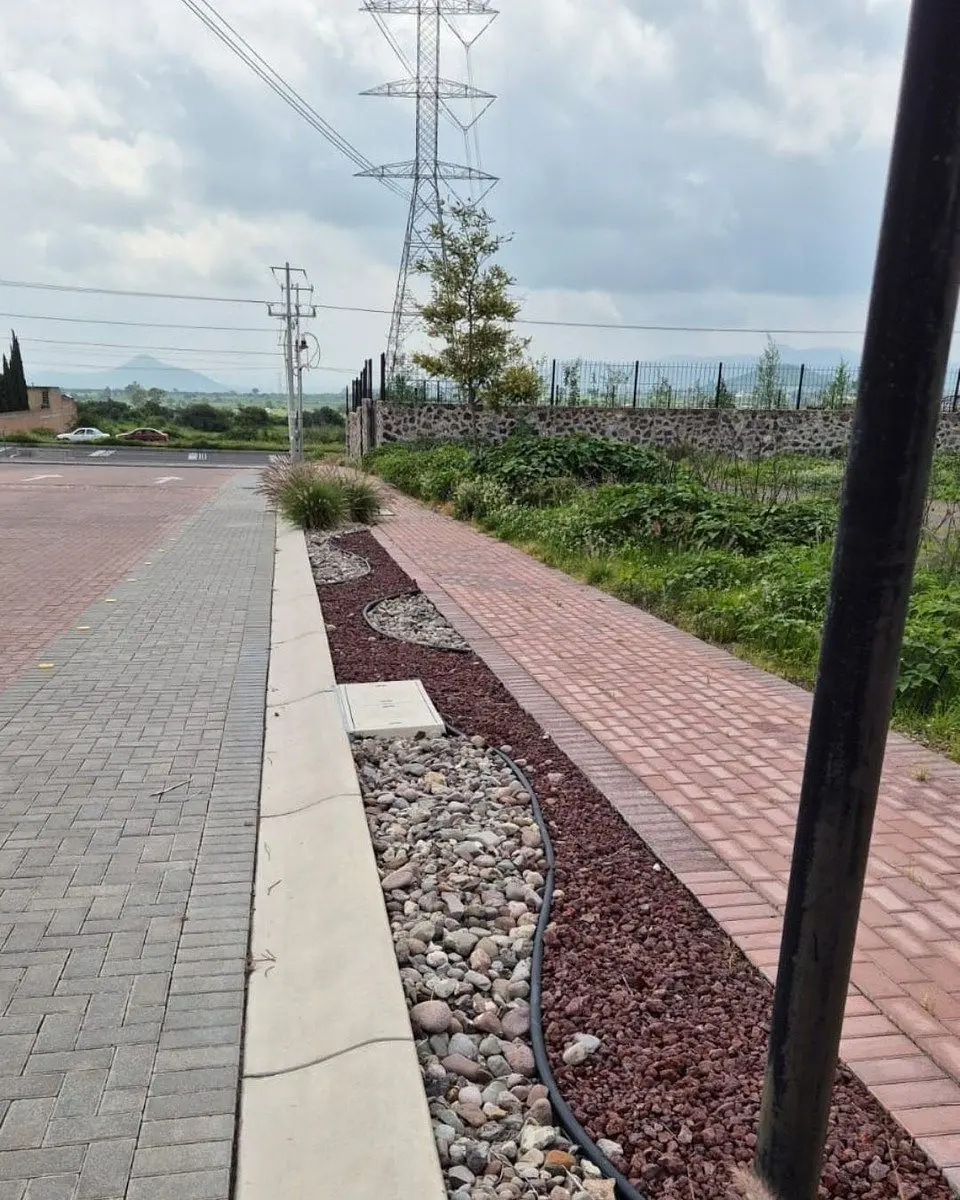 Terreno de uso mixto en venta en ciudad maderas corregidora — foto 2