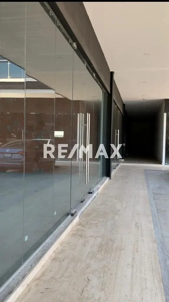 Local en Venta Planta Baja la Reserva el Campanario Queretaro — foto 2