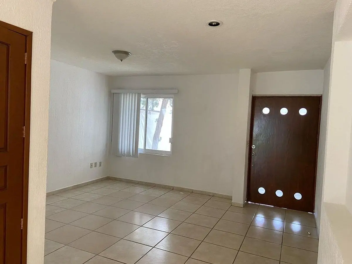 Renta de Casa en Privada Bugambilias - Colonia las Hadas, Querétaro — foto 2