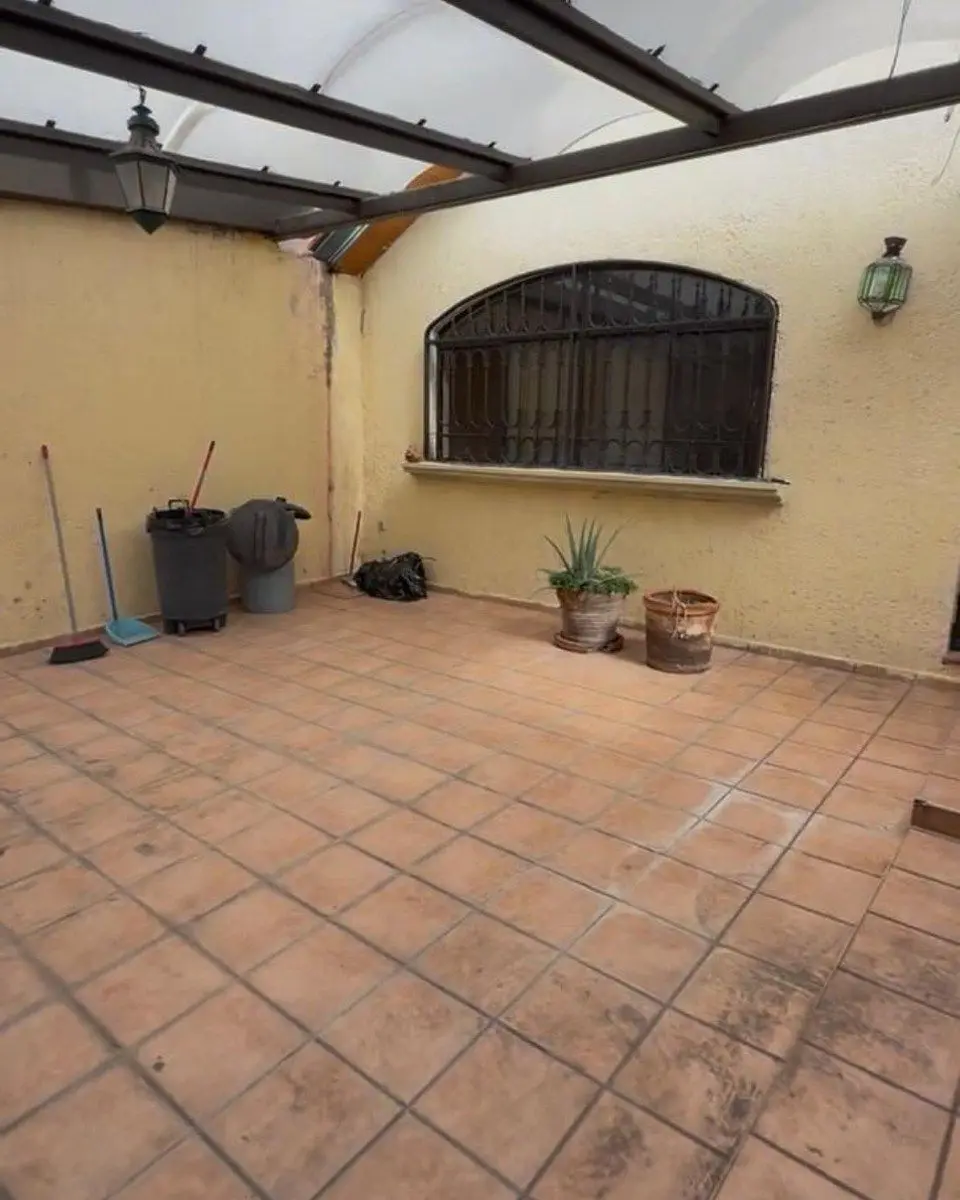 Oportunidad para remodelar o construir en Claustros del Parque Queretaro — foto 2