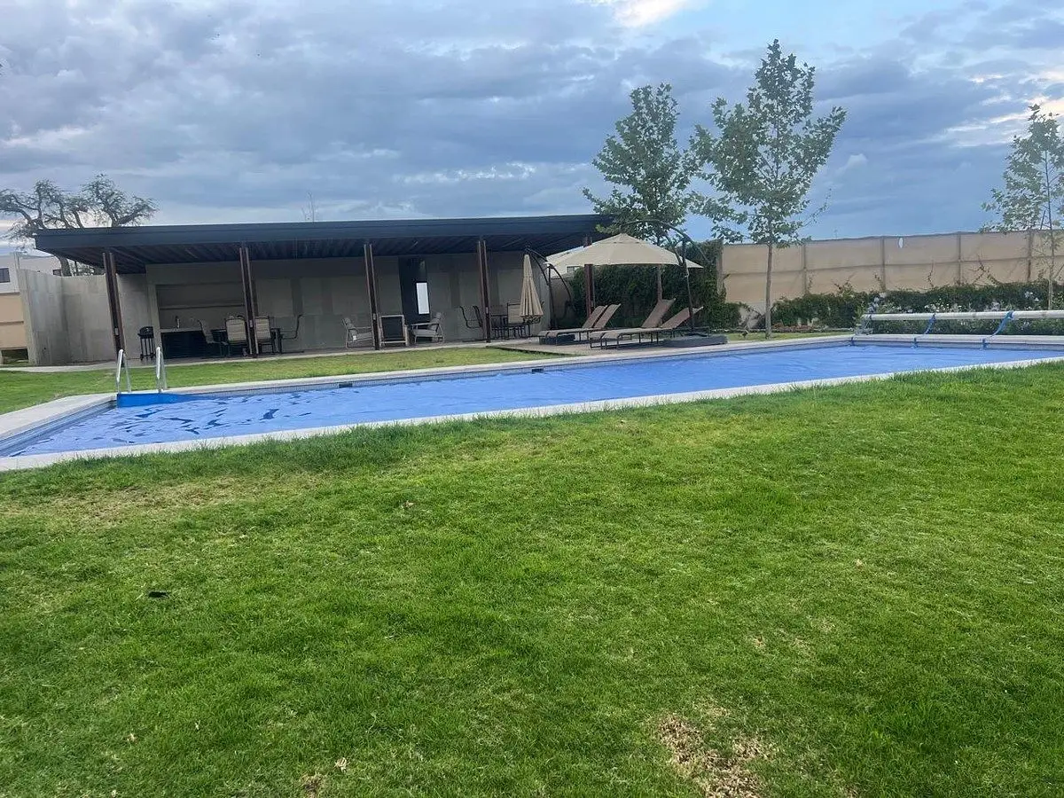 Departamento en Renta en Zakia con Jardin y Terraza Queretaro