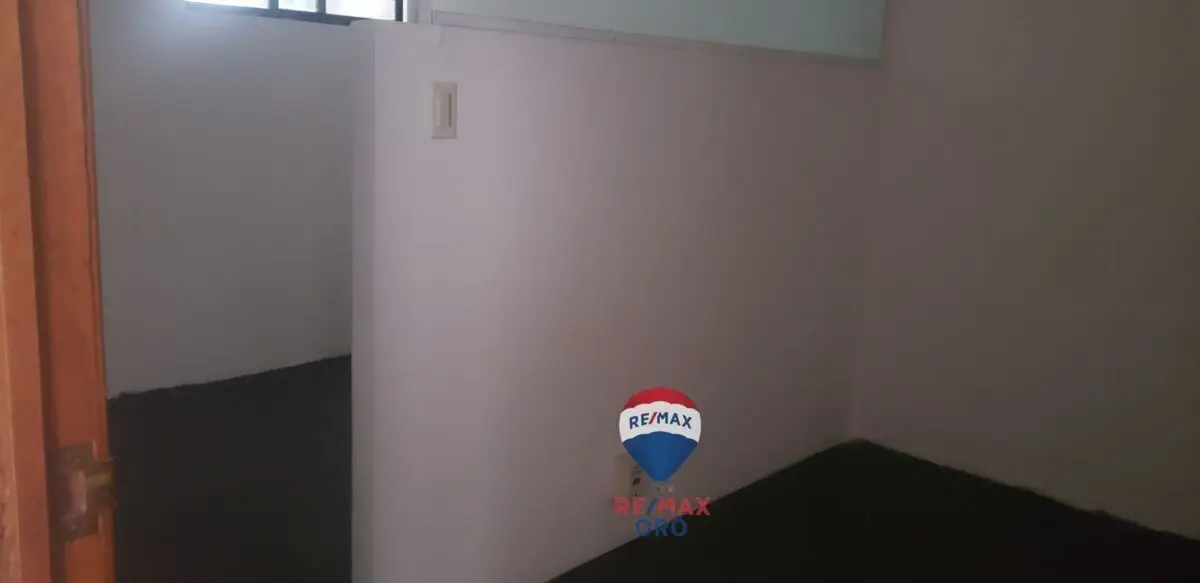 Renta Oficina en Planta Baja en Ejército Republicano — foto 4