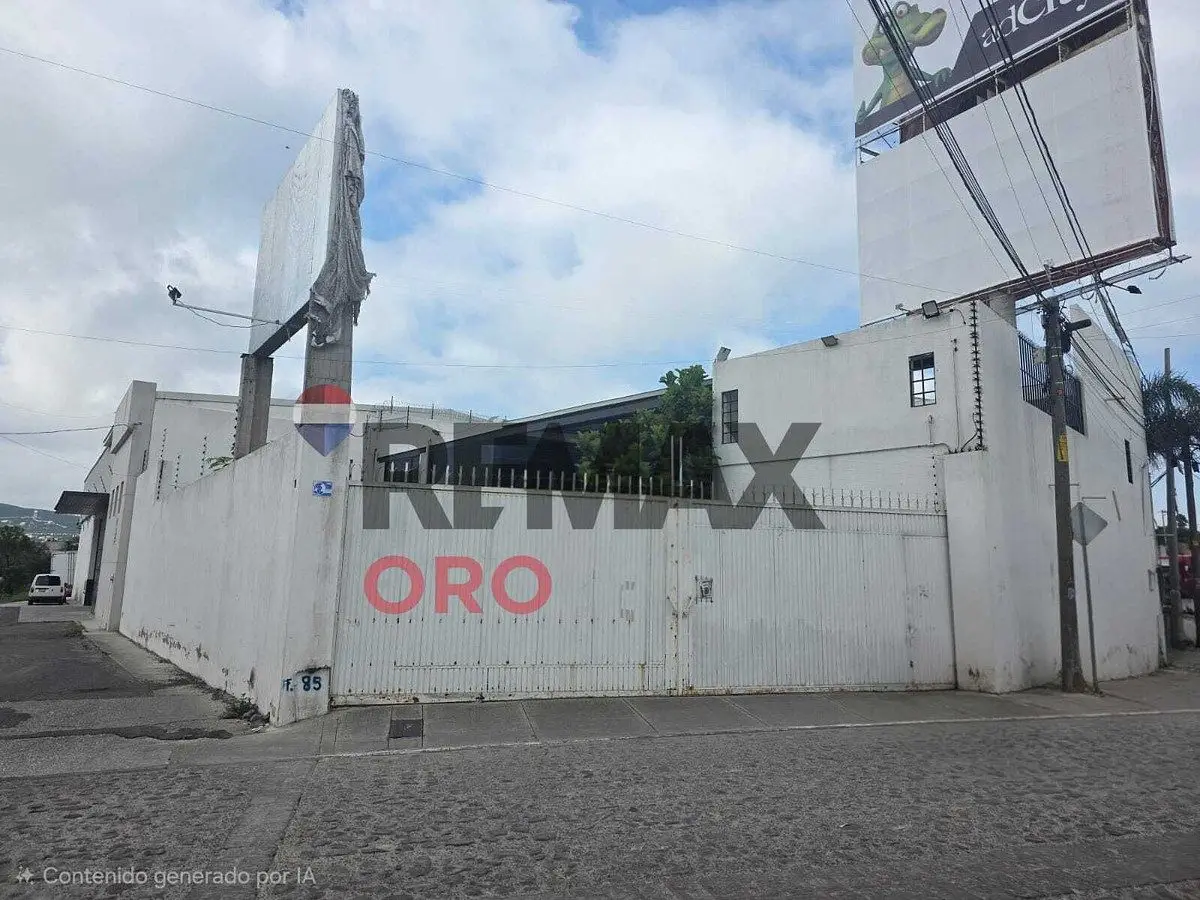 Venta de Bodega con Oficinas San Isidro Miranda Qro.