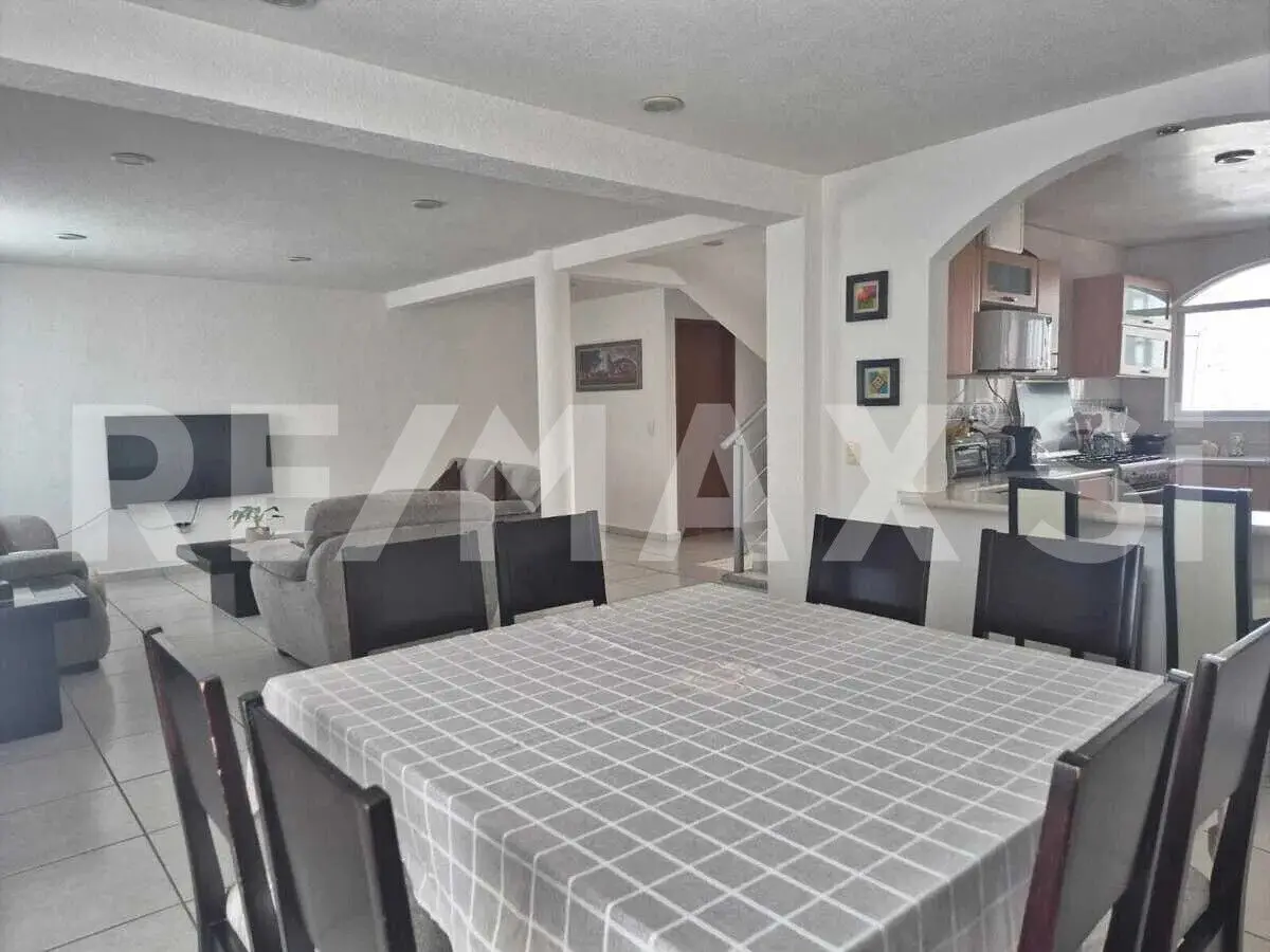 Casa con Local Comercial Venta en Milenio Iii — foto 2
