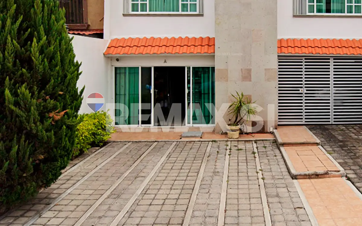 Casa con Local Comercial Venta en Milenio Iii — foto 2