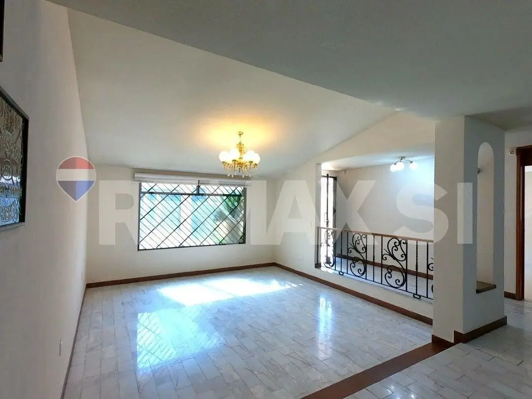 Casa en Venta en Colinas del Cimatario — foto 2