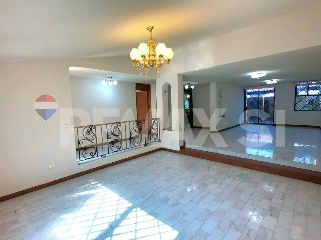 Casa en Venta en Colinas del Cimatario — foto 3