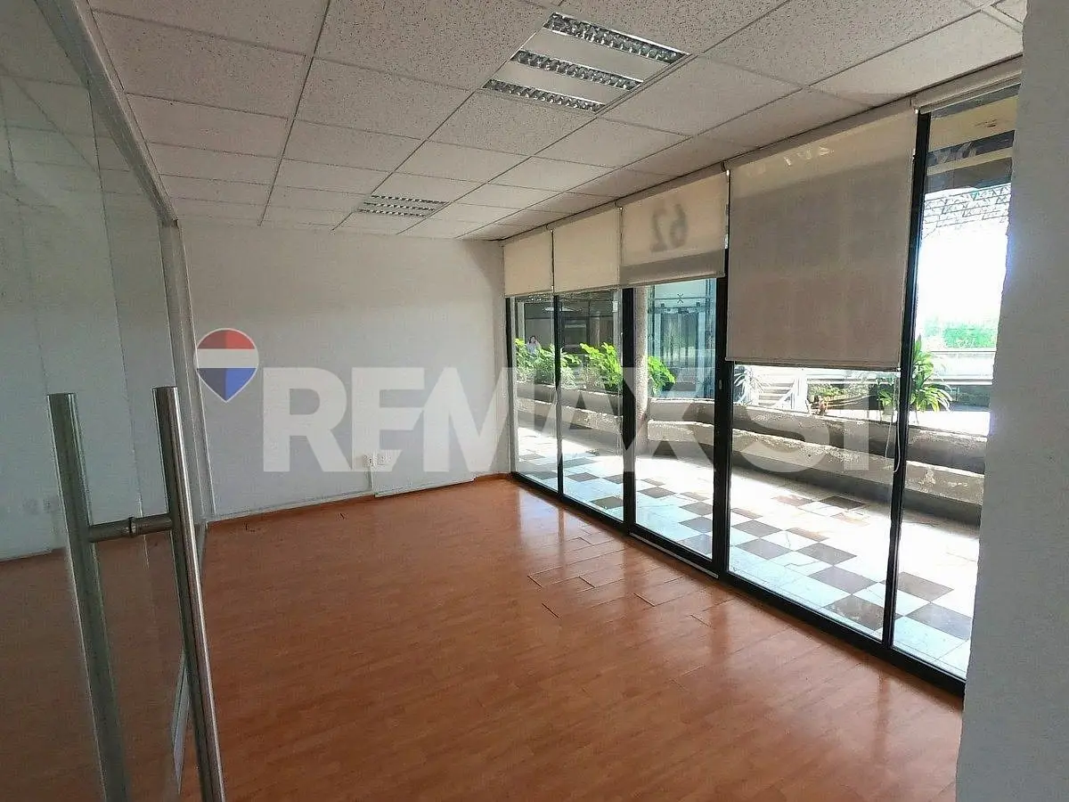 Cor Oficina Renta Fontana Villas del Sol — foto 2