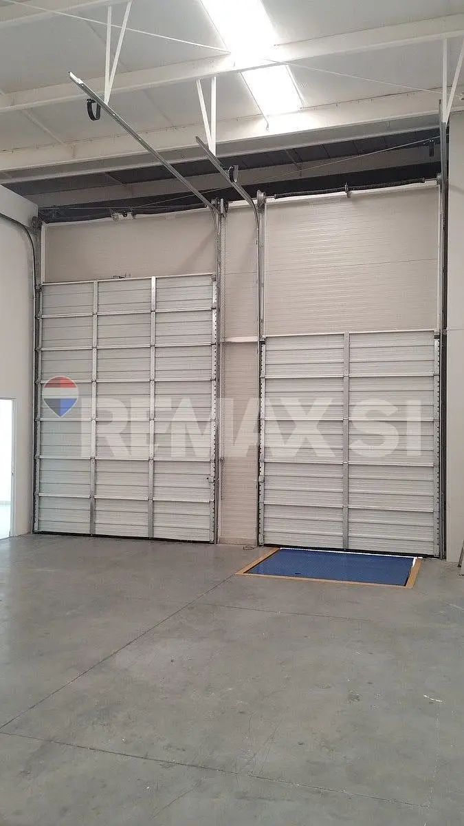 Ibr Bodega Renta el Marques - los Cues — foto 3