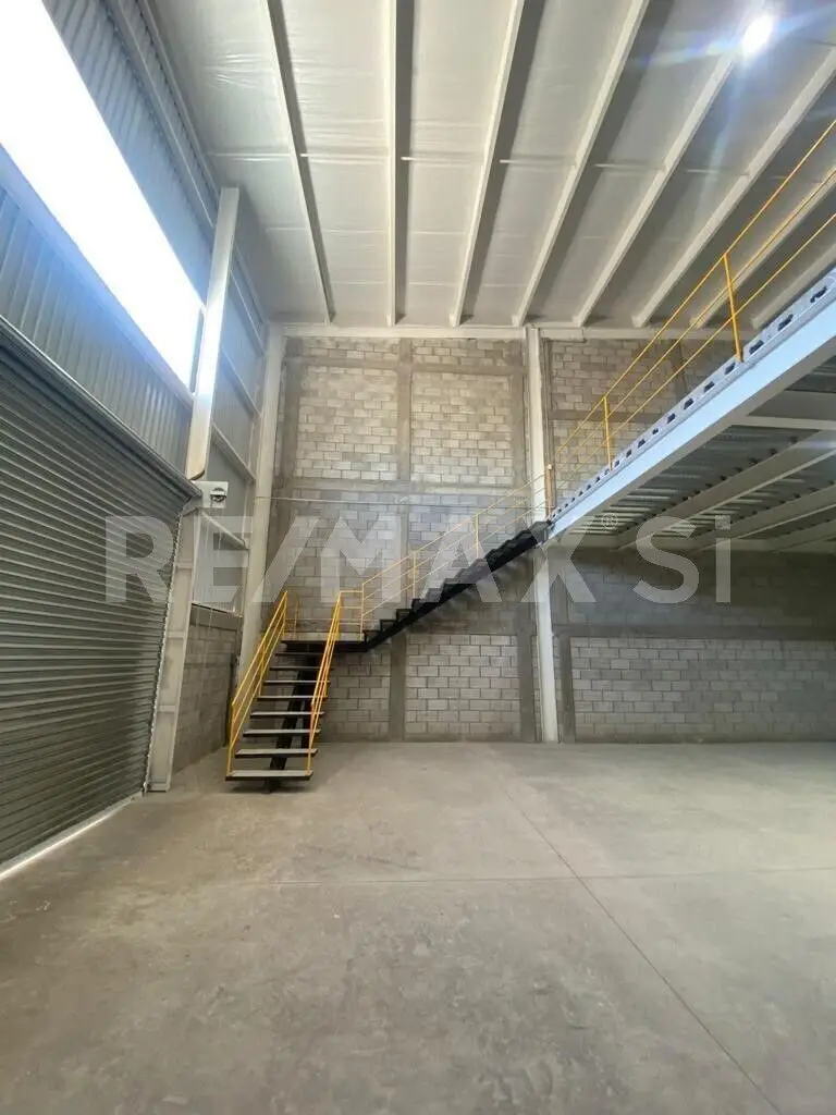 Nave Industrial en Polígono Empresarial Buenavista — foto 3