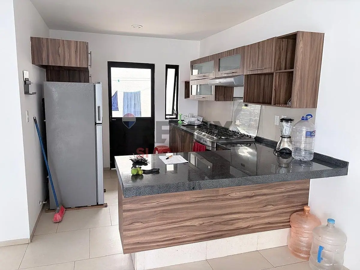 RCR Casa en Renta Zibata — foto 2