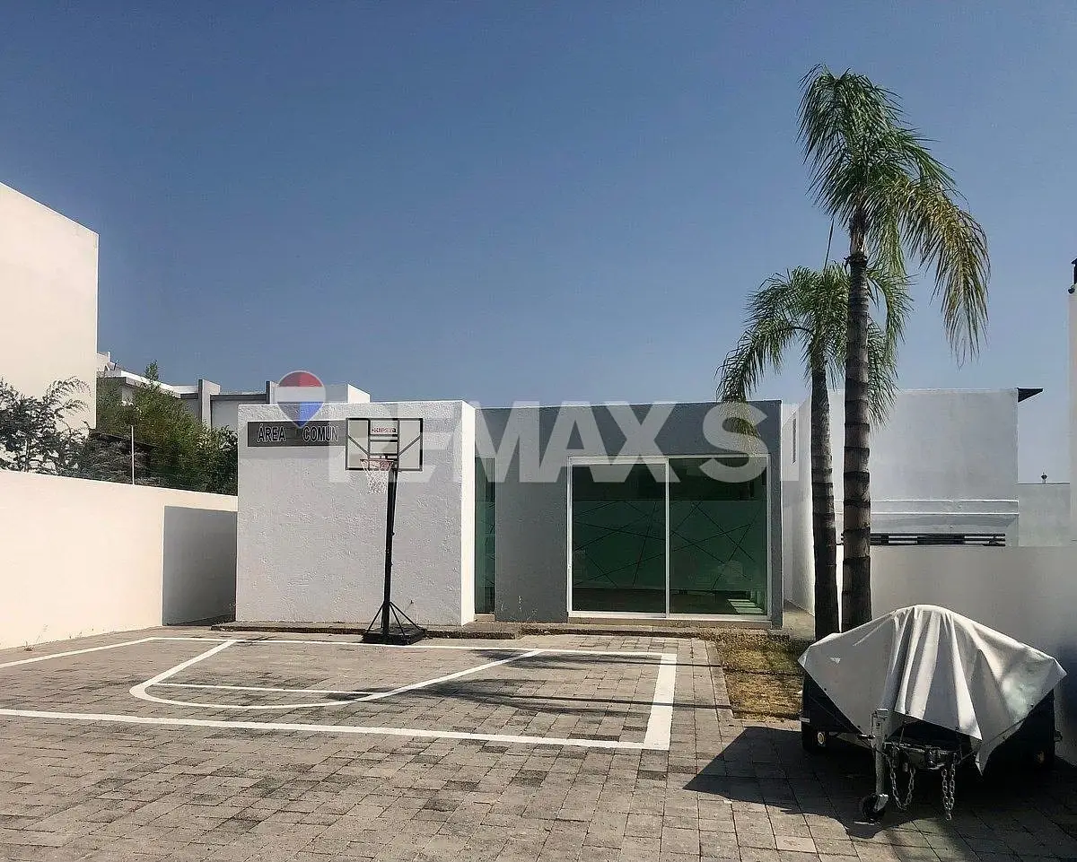 Terreno en Venta en Balcones de Juriquilla — foto 3