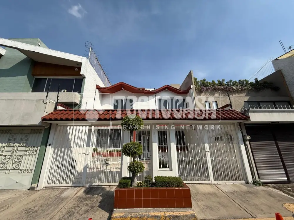 Casa en Paseos de Taxqueña