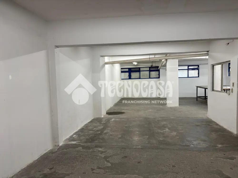 Local Comercial en Daniel Garza — foto 2