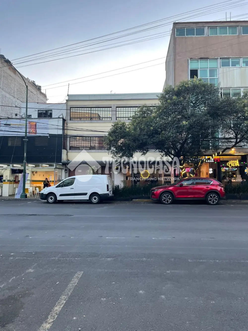 Edificio en Napoles — foto 2