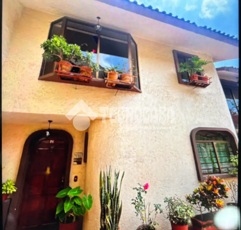Casa en Paseos de Taxqueña