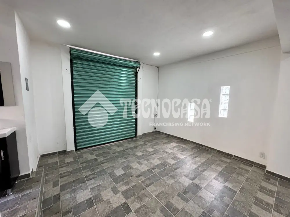 Local Comercial en San Lorenzo la Cebada — foto 2