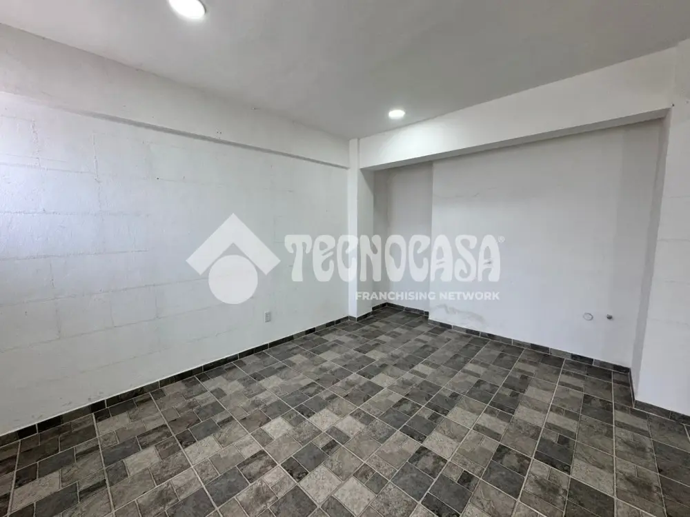 Local Comercial en San Lorenzo la Cebada — foto 4