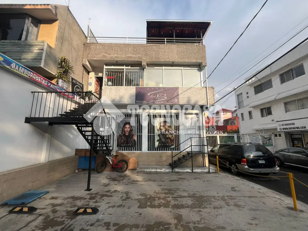 Local Comercial en Barrio 18