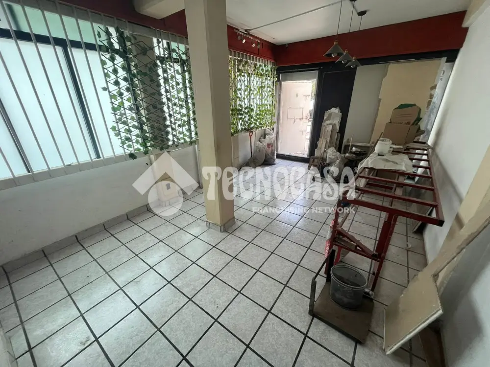 Local Comercial en Barrio 18 — foto 3
