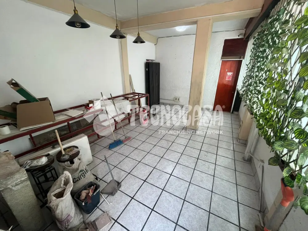 Local Comercial en Barrio 18 — foto 4