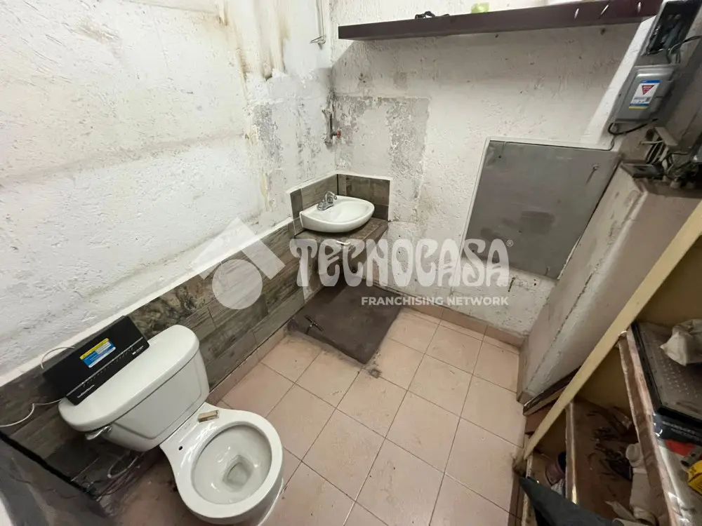 Local Comercial en Barrio 18 — foto 6
