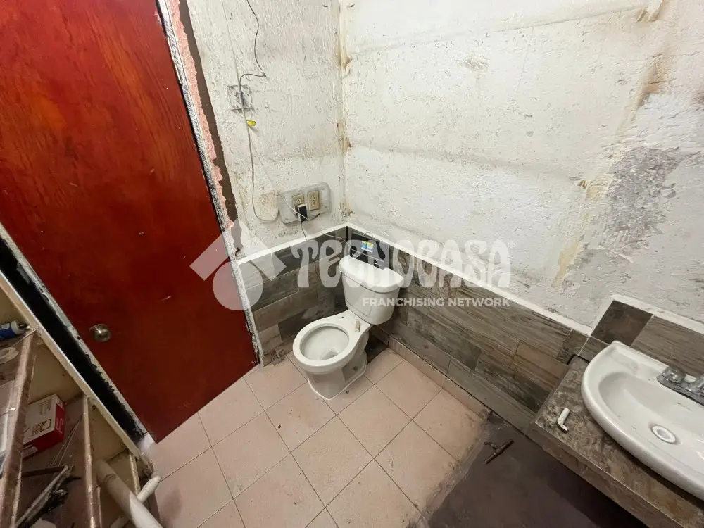 Local Comercial en Barrio 18 — foto 7